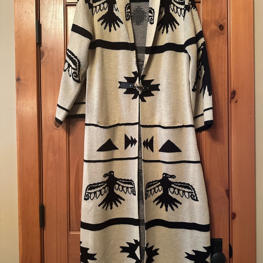 Black and White Patterned Women's Sweater